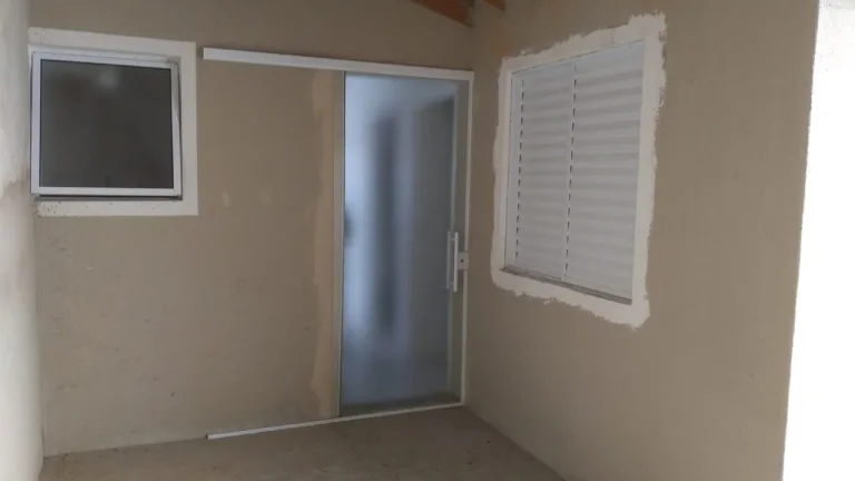 Imagem Aluguel de Casa em Condomínio de Luxo em Sorocaba-SP, Jardim Simus: 2 quartos, 1 suíte, 2 salas, 2 banheiros, 75m².