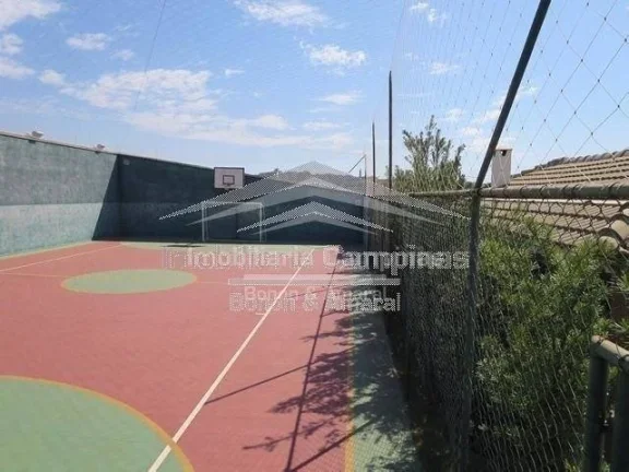 Imagem Lindo sobrado com 4 suítes, sendo uma master com jardim de inverno, outra no térreo, varanda. Espa...