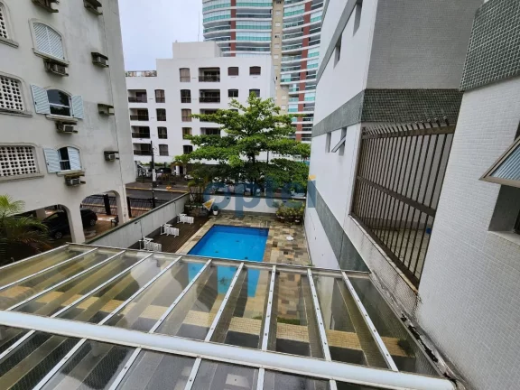 Imagem Apartamento mobiliado com 4 dormitórios (3 suítes), 2 vagas cobertas, 170 m² a duas quadras da praia da Enseada - Guarujá