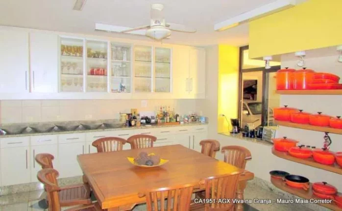 Imagem Casa Espetacular térrea com 5 quartos, Miolo da Granja Viana R$2.900.000