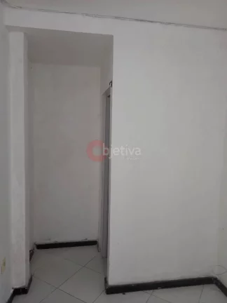 Imagem Loja linear para locação, 16m², Centro - Cabo Frio