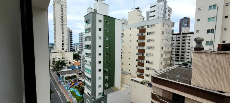 Imagem Apartamento com 3 suítes e 2 vagas de garagem - Centro - Balneário Camboriú