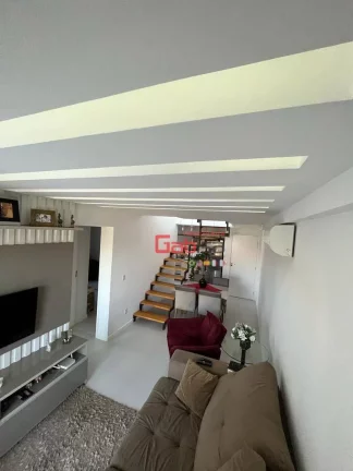 Imagem Cobertura com 3 dormitórios à venda, 132 m² por R$ 840.000,00 - Palmeiras - Cabo Frio/RJ