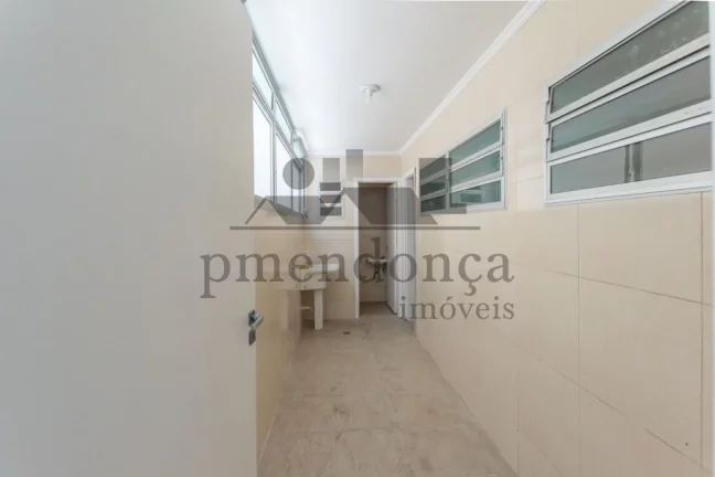 Imagem Apartamento em frente ao Mackenzie com 156m², 3 dormitórios (1 suíte) e 1 vaga.
