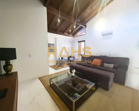 Imagem Casa em Condominio Alto Padrão Projetada pelo Arquiteto Mauricio Ribeiro Em local alto do condomín...