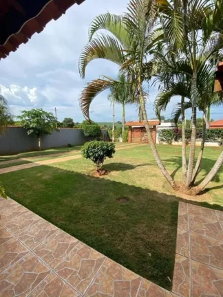 Imagem Chácara em Condomínio de Luxo em Boituva-SP, Bairro Nova Rheata: 3 Quartos, 1 Suíte, 2 Salas, 3 Banheiros, 5 Vagas, 250m²!