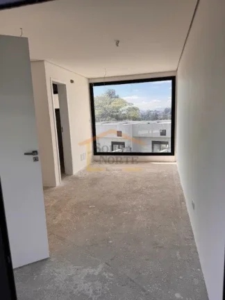 Imagem Casa em condomínio com 125 m², distribuída em 3 pavimentos, em contrapiso. O imóvel dispõe de 2...