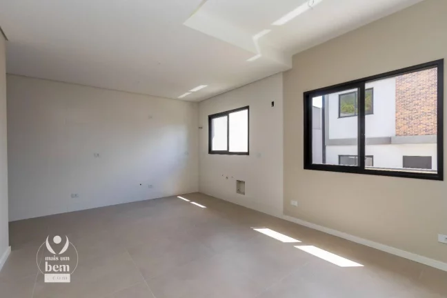 Imagem Excelente sobrado com 3 quartos (1 suíte) à venda por R$ 680.000 - Bairro Alto - Curitiba/PR