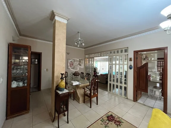 Imagem Linda casa de esquina - 4 quartos