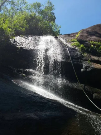 VENDO FAZENDA FICA A 25 KM DO CENTRO DE ANGRA 116 Hectares, MUITA ÁGUA