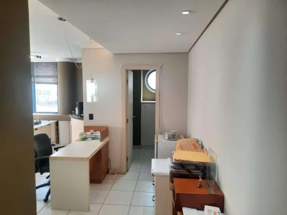 Imagem Sala Comercial à Venda, 81,8 m2, 2 ambientes com sacada, 2 bwc, garagem, Centro, Florianópolis, SC