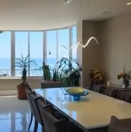 Imagem Lindo Apartamento Reformado com Vista Maravilhosa em Copacabana
