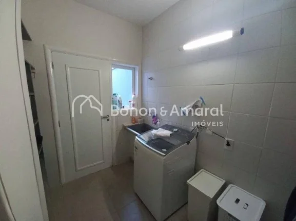 Imagem OPORTUNIDADE! 
Casa de alto padrão, bem situada no condomínio, em rua de pouco tráfego, ambientes...
