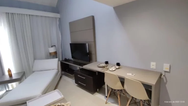 Imagem A 5ª Avenida Imóveis selecionou esse apartamento de 1/4 Sala Duplex no BAHIA LODGE, ancorado no melhor ponto do Rio Vermelho, debruçado sobre o mar: