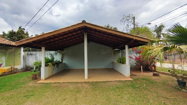 Imagem Casa à venda no Jardim Colonial 1 Araçoiaba da Serra-SP: 2 quartos, 1 sala, 2 banheiros, 2 vagas de garagem, 800m² de área.
