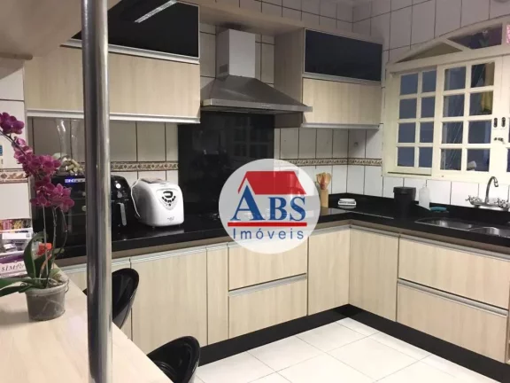 Imagem Sobrado com 3 dormitórios à venda, 368 m² por R$ 689.000,00 - Vila Ponte Nova - Cubatão/SP