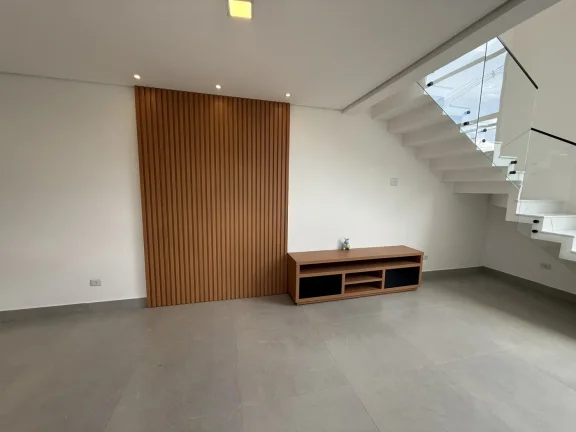 Imagem Casa Semi Mobiliada à Venda com Piscina e Suíte Nova Jaguarí