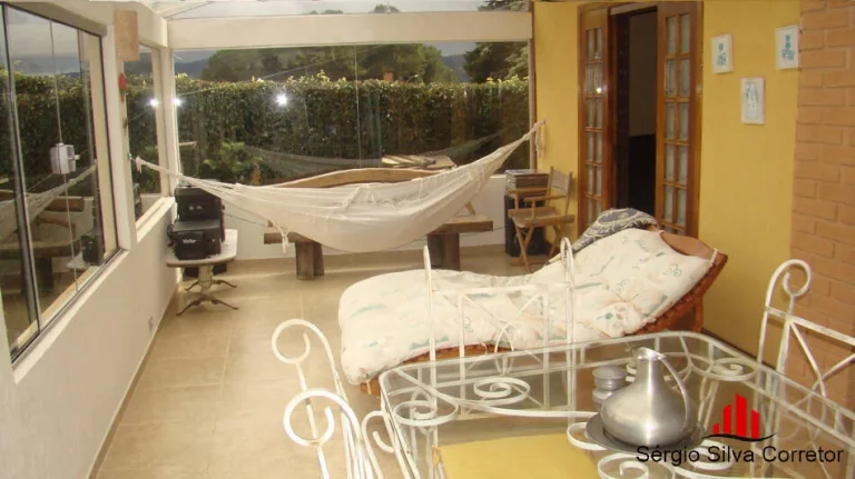 Imagem Casa com 04 Quartos à Venda, em Condomínio Fechado em Campos do Jordão SP.