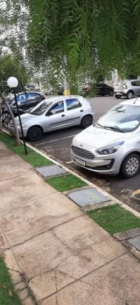 Imagem Apartamento térreo, o qual possui, 2 dormitórios, sala, cozinha, banheiro e lavandeira. Área de l...