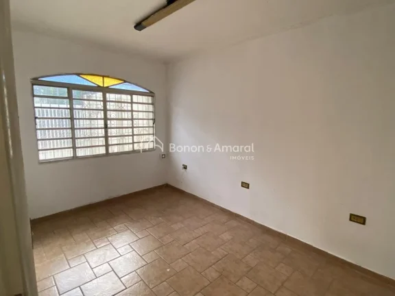 Imagem Casa comercial ou residencial à venda, térrea, 5 salas, 3 vagas de garagem no Bosque, Campinas/SP