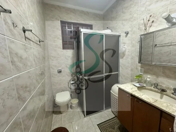 Imagem Venda de casa em bolsão no Parque das Universidades, Campinas. Casa com 4 dormitórios sendo 2 suítes, sala de estar, sala de jantar, jardim de inver
