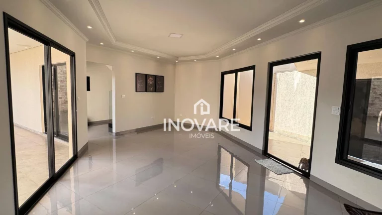 Imagem Casa com piscina, 4 dormitórios à venda, 400 m² por R$ 2.650.000 - Residencial Jardim Primavera - Itumbiara/GO