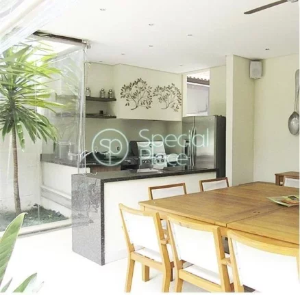 Imagem Casa impecável recém reformada em condomínio exclusivo ao lado da Chácara Flora. Sensação de e...