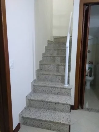 Imagem Sobrado Maravilhoso 118 m² 2 Dormitorios e 2 Vagas de Garagens