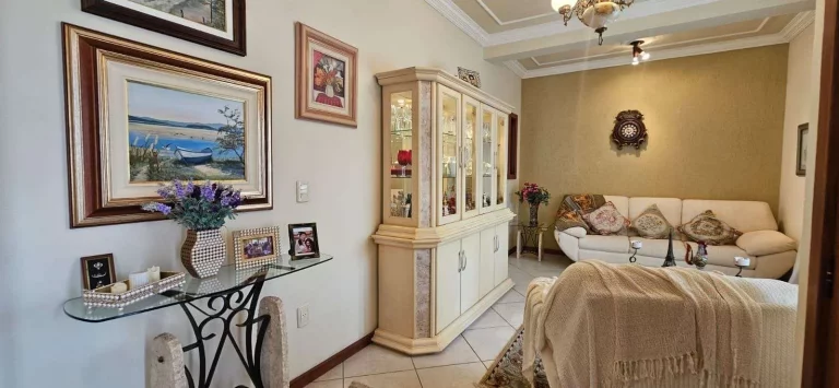 Imagem Casa à Venda, 280m2, 3 Dormitórios(01 Suíte), 3 Vagas , Areias, São José/SC