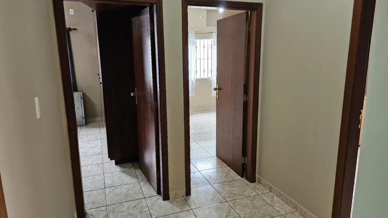 Imagem Casa com 3 dormitórios à venda, 210 m² por R$ 955.000,00 - Chácara do Visconde - Taubaté/SP
