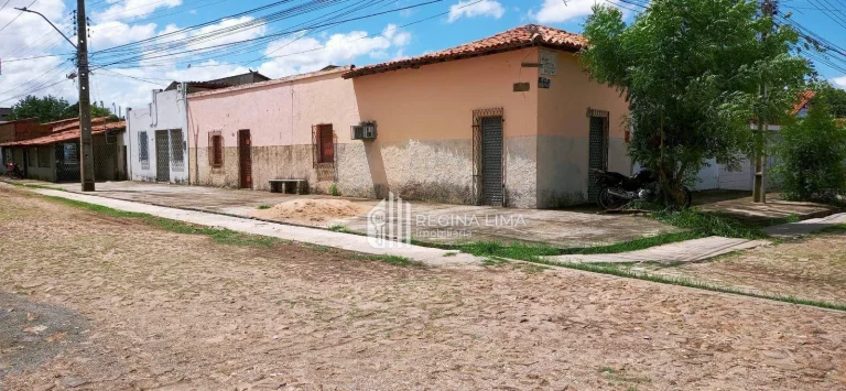 Imagem Casa pronta, excelente para PONTO COMERCIAL à venda por R$ 850.000,00 - Acarape - Teresina/PI