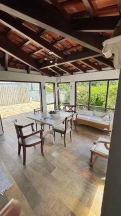 Imagem Casa alto padrão 1 suíte + 2 demi-suítes e 2 vagas de garagem - Saguaçu | Joinville/SC