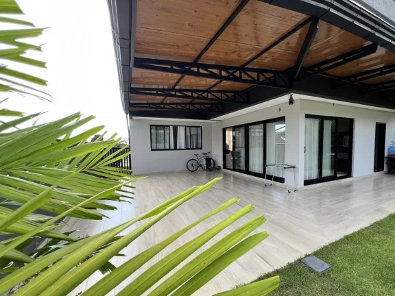 Imagem Casa Alto Padrão para Venda em Florianópolis / SC no bairro Ingleses do Rio Vermelho