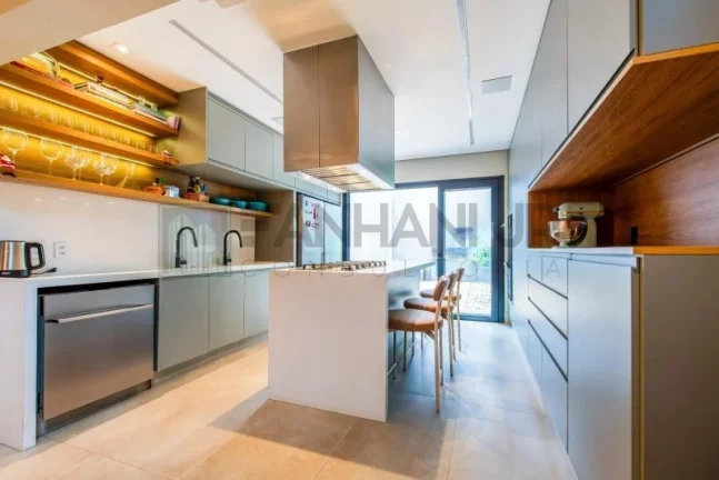 Imagem Imperdível oportunidade: Casa à venda em São Paulo-SP, Vila Nova Conceição, 4 quartos, 3 suítes, 3 salas, 5 banheiros, 2 vagas, 290m².