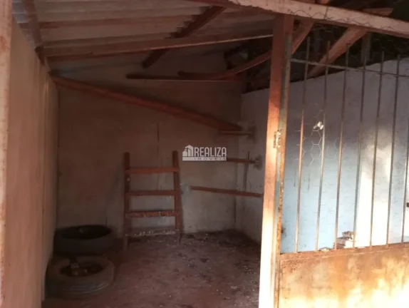 Imagem Casa à venda na Vila Elza, Aramina: 3 dormitórios e suíte!