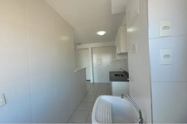 Apartamento 2 quartos, 1 suíte, em condomínio clube no Anil