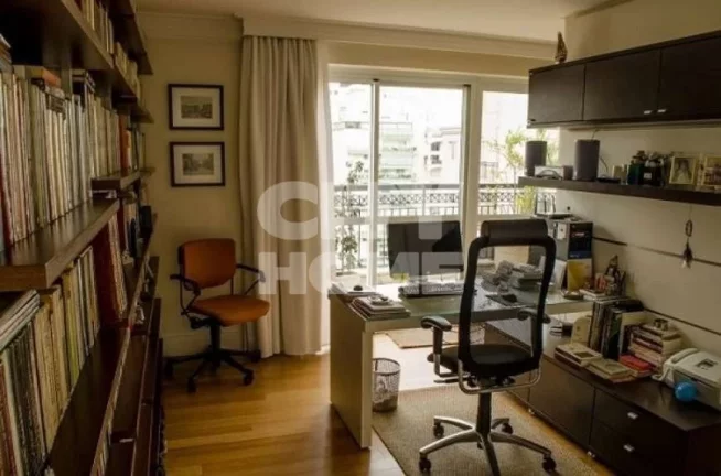 Imagem Cobertura espetacular em Moema Pássaros, fora de rota, em rua tranquila, arborizada, próximo a tod...