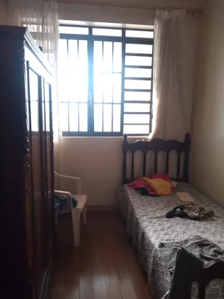 Imagem VENDE -SE CASA NO CENTRO DE T. OTONI