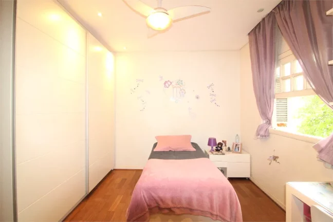 Imagem Sobrado à venda com 3 quartos, sendo 3 suítes, em Morumbi, São Paulo - SP