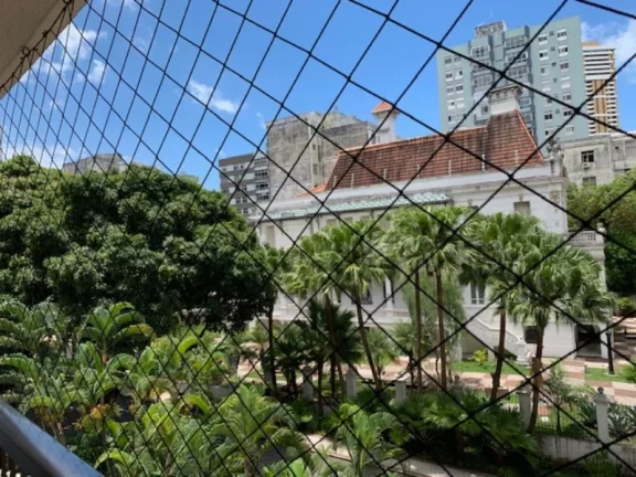 Imagem 3/4, 2 Suites, atualmente modificado p/ 2 Suites, c/ sala ampliada, lavabo e varandas - localizado na Rua da Graça, plana, ao lado do Museu MAC Bahia