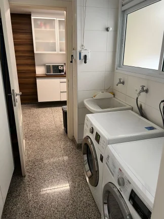 Imagem Lindo apartamento 172 M², 4 dormitórios sendo 3 suítes, 1 espaçosa sala, 1 bela varanda gourmet, 5 banheiros, lavabo, 4 vagas de garagem. Ar split.
