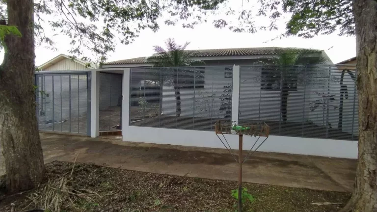 Foto do imóvel: Casa para Venda em Maringá / PR no bairro Vila Morangueira
