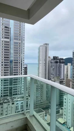 Imagem Apartamento vista mar mobiliado com 3 suítes e 3 vagas de garagem no Centro de Balneário Camboriú