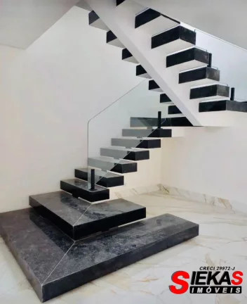 Imagem Casa de luxo em condomínio à venda em Mogi das Cruzes: 4 quartos, 1 suíte, 3 salas, 4 banheiros, 3 vagas, 300m².