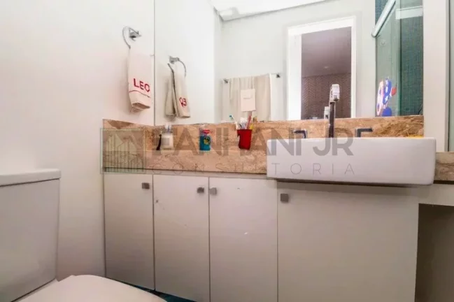Imagem Cobertura com piscina à venda em Moema, São Paulo-SP: 4 quartos, 4 suítes, 4 salas, 6 banheiros, 3 vagas, 320m². Venha conferir!