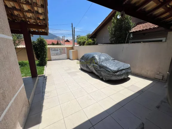 Imagem Sobrado à venda no Centro apenas 150m da praia 4 dormitórios sendo 2 suítes
