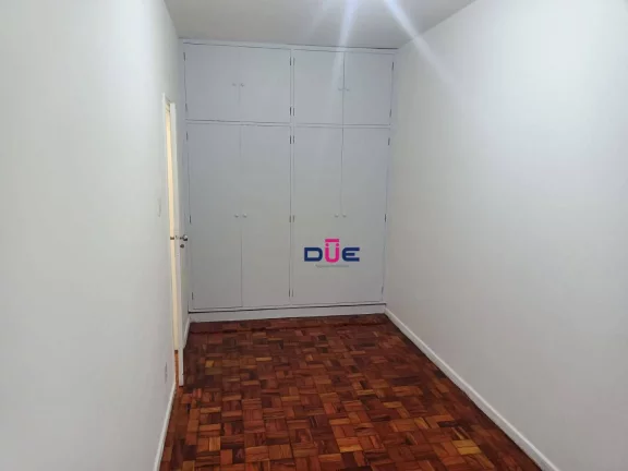Imagem Apartamento Reformado com 3 Dormitórios e Garagem Privativa em Santos
