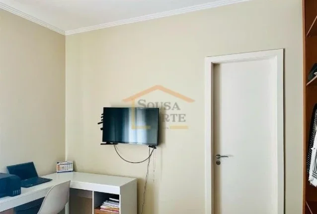 Imagem Casa em Condomínio Fechado, local alto, vista privilegiada para a Serra da Cantareira.
São 3 dormi...