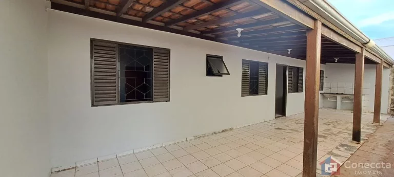 Imagem Prédio à Venda com 4 Apartamentos + Meia Água no Bairro Pelluzo – Patos de Minas/MG | Ótima Renda!