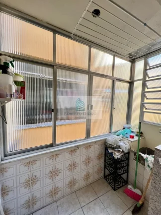 Imagem Apartamento à venda em Niterói-RJ, bairro São Lourenço: 2 quartos, 1 sala, 1 banheiro, 1 vaga de garagem - 50m² de área.